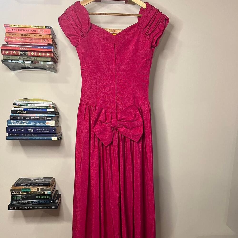Vintage 1980s Prom Dress with Bow Detail Measures Like a Size 4 - Picture 4 of 4